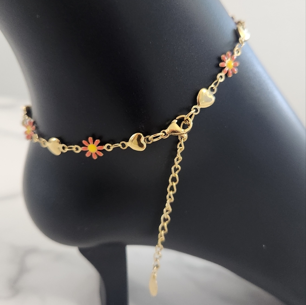 Gold Plated Heart and Enamel Daisy Charm Anklet - Picture 7 of 11